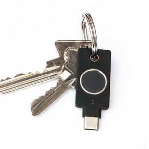 Alternative view of Varnostni ključ Yubico YubiKey C Bio, FIDO Edition, USB-C